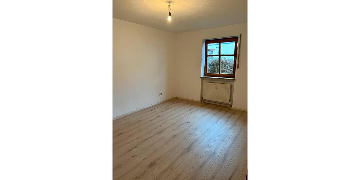 Erdgeschoßwohnung Deggendorf - 3 Zimmer, 67 m&sup2;, 800&euro; | Angebot:25171650