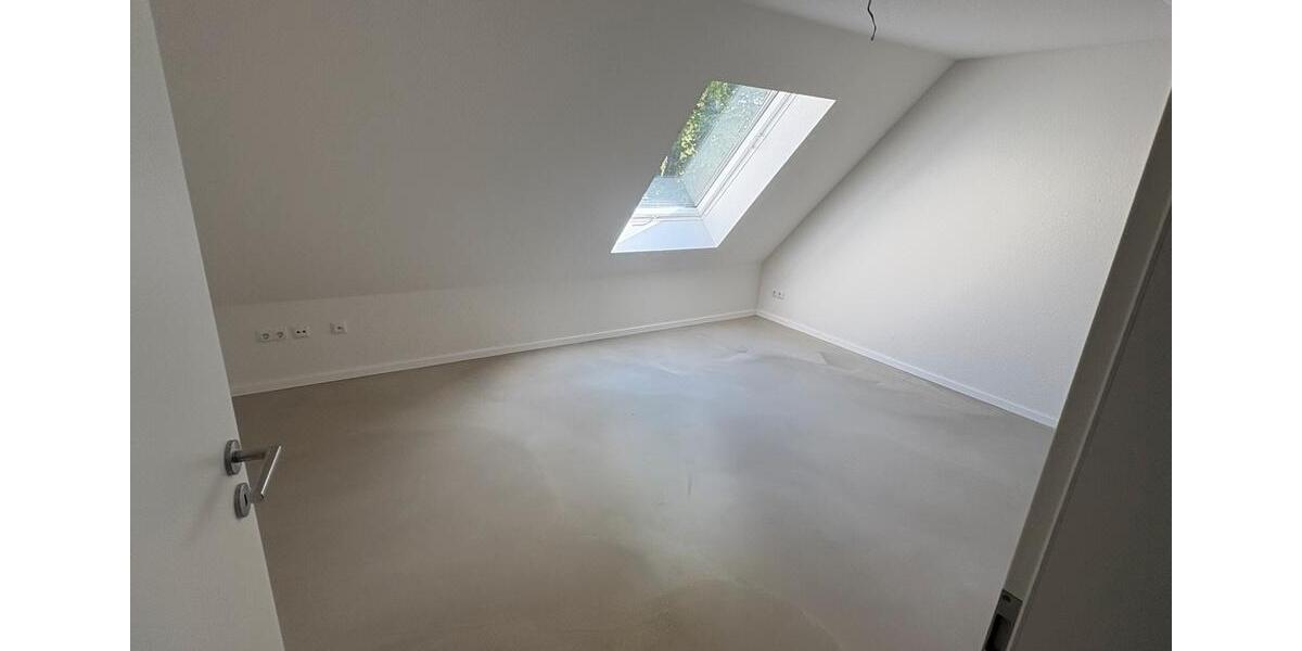 Dachgeschoßwohnung Bredstedt - 3 Zimmer, 66 m&sup2;, 858&euro; | Angebot:26655353