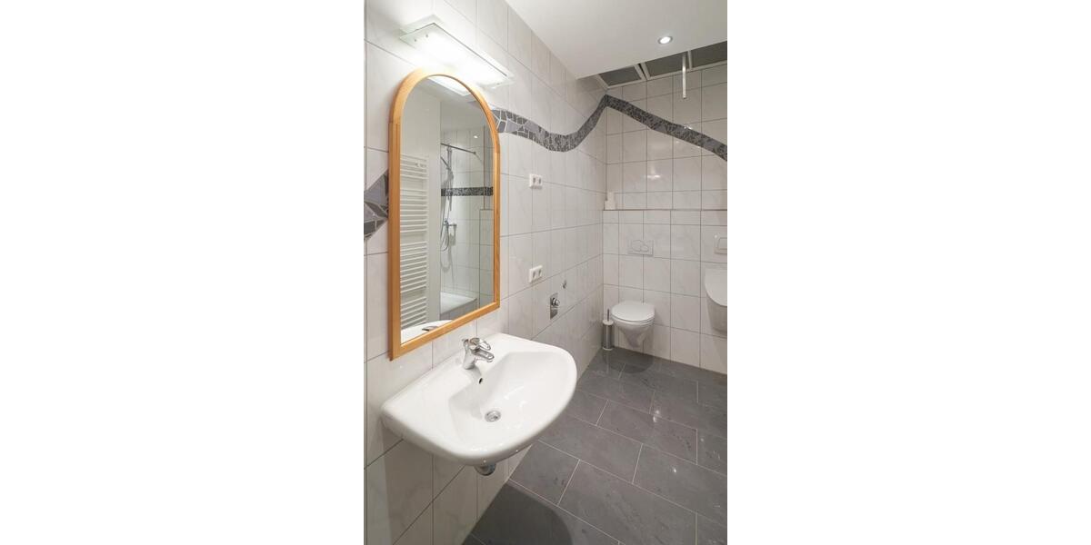 Etagenwohnung Bad Neustadt an der Saale - 2 Zimmer, 75 m&sup2;, 1.000&euro; | Angebot:26341940