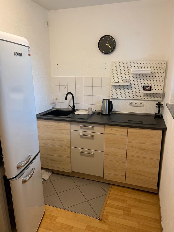 Moderne 1 Zimmer Küche Bad in Freiburg Wiehre -Richthofenstr.