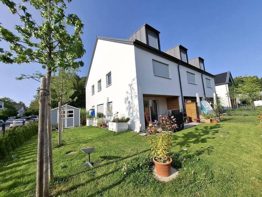 Für Familien - Modernes, sonniges KfW40-REH mit Süd-Garten in gesunder Massivholzbauweise
