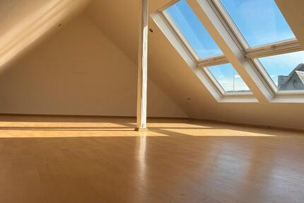 Große DG Wohnung in Koblenz Lützel ideal als WG 4 zimmer