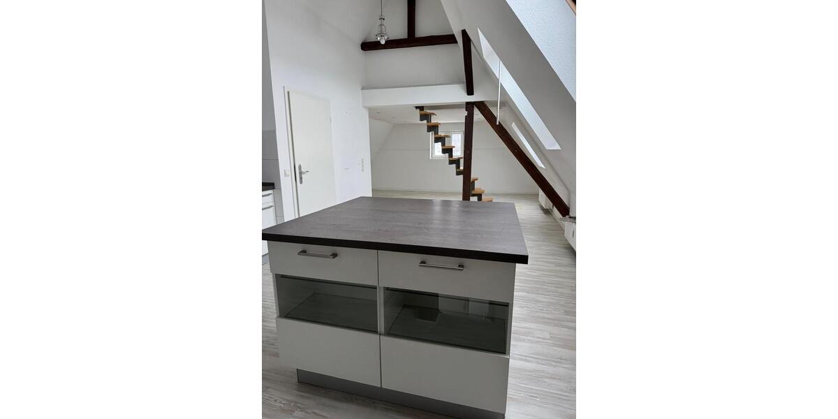 Schöne Dachgeschoss-Wohnung in 51645 GM-Derschlag 2.5 zimmer