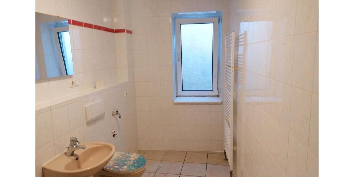 Etagenwohnung Lützen - 1 Zimmer, 78 m&sup2;, 780&euro; | Angebot:25943681