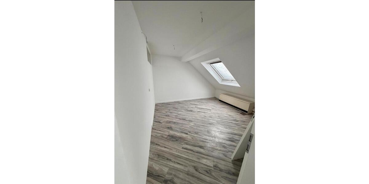 Dachgeschoßwohnung Wuppertal Unterbarmen - 5 Zimmer, 85 m&sup2;, 950&euro; | Angebot:25854706