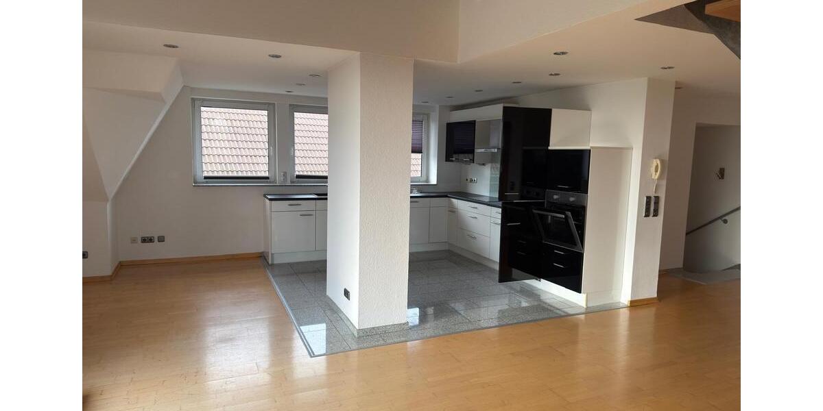 Dachgeschoßwohnung Bünde - 2 Zimmer, 140 m&sup2;, 950&euro; | Angebot:24781973