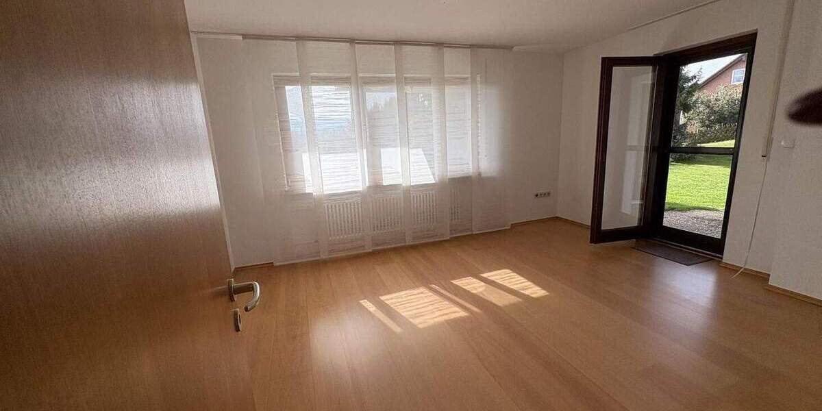 Etagenwohnung Böbingen an der Rems Böbingen - 4 Zimmer, 94 m&sup2;, 1.000&euro; | Angebot:25866356