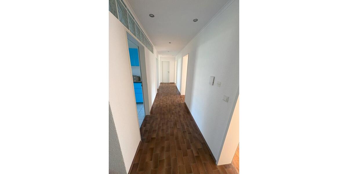 Etagenwohnung Ellwangen (Jagst) - 4 Zimmer, 108 m&sup2;, 1.000&euro; | Angebot:26040716