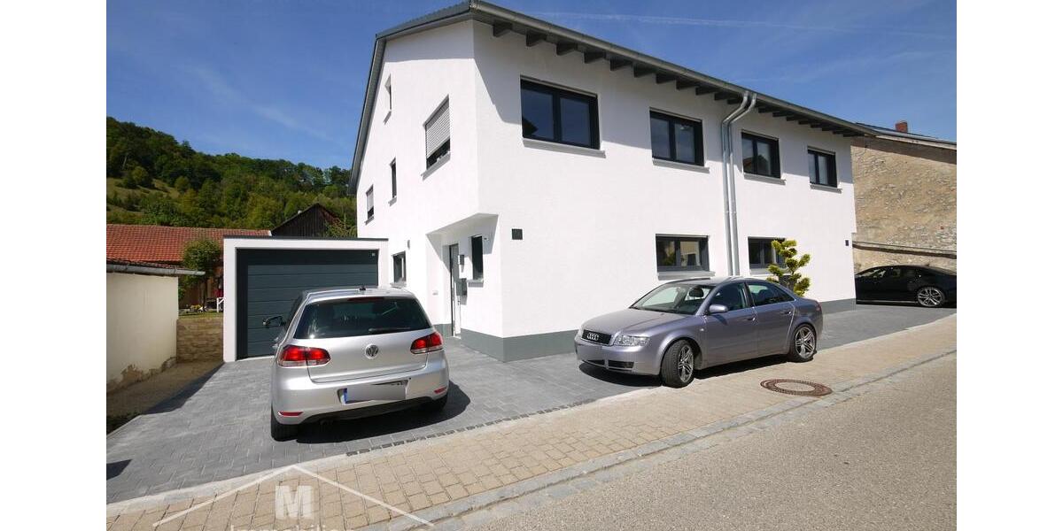 Doppelhaushälfte Kinding - 4.5 Zimmer, 147 m&sup2;, 1.460&euro; | Angebot:24715187