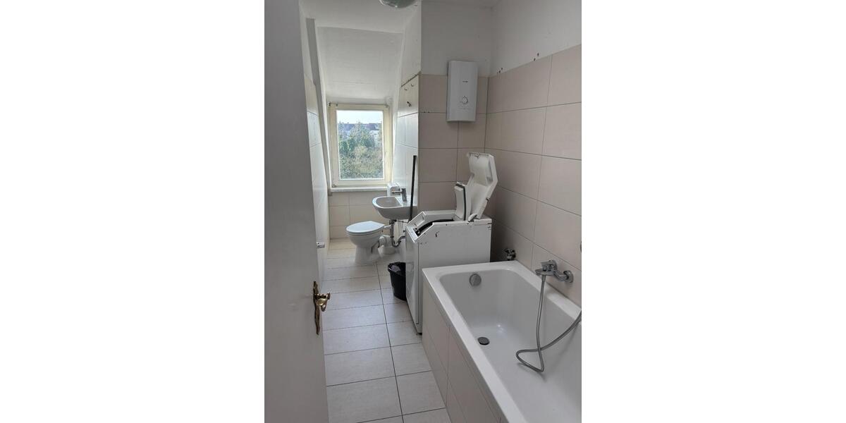 Dachgeschoßwohnung Dessau-Roßlau Brambach - 3 Zimmer, 80 m&sup2;, 480&euro; | Angebot:25349513