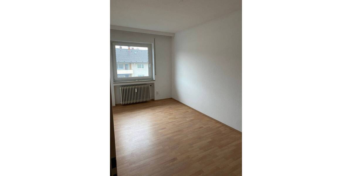 Etagenwohnung Singen - 3 Zimmer, 82 m&sup2;, 890&euro; | Angebot:26157554