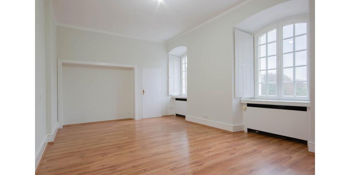 Einfamilienhaus Arnsberg Holzen - 10 Zimmer, 280 m&sup2;, 2.250&euro; | Angebot:25269571