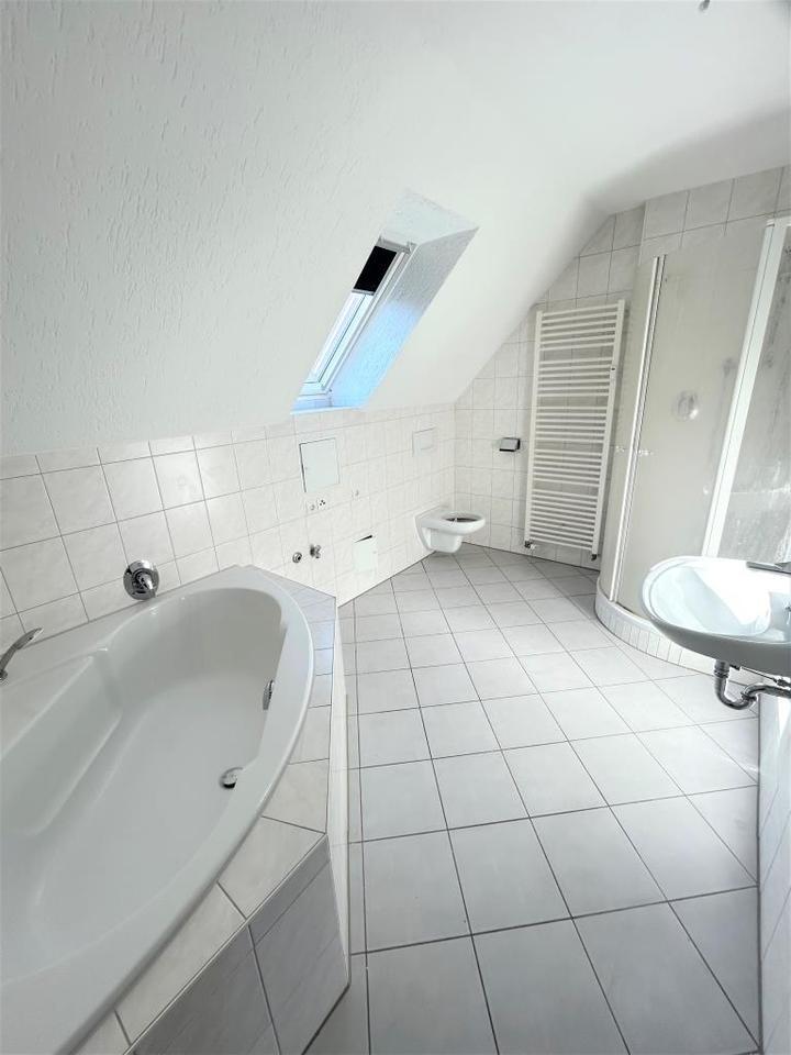Wohntraum im Dachgeschoss! 4 Zimmer mit tollem Blick und 2 Balkonen zimmer