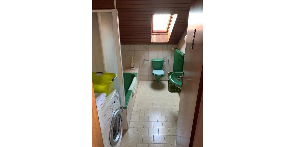 Helle ruhige 2 Zimmer Dachgeschoss-Wohnung mit großem Balkon 2 zimmer