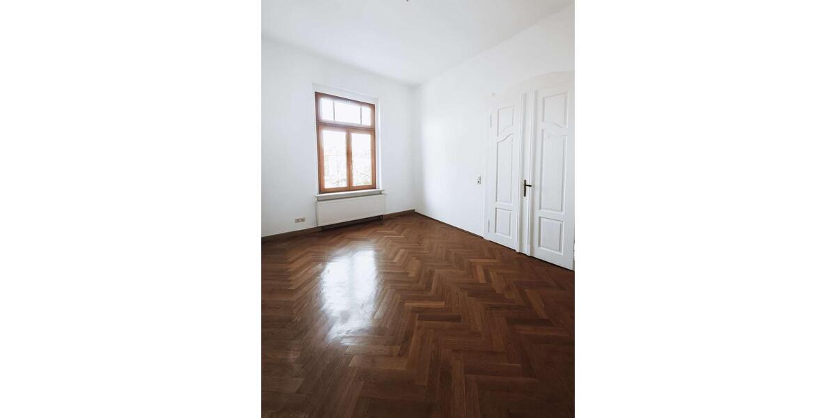 Etagenwohnung Zwickau Zwickau-Nord - 5 Zimmer, 162 m&sup2;, 1.050&euro; | Angebot:26427193