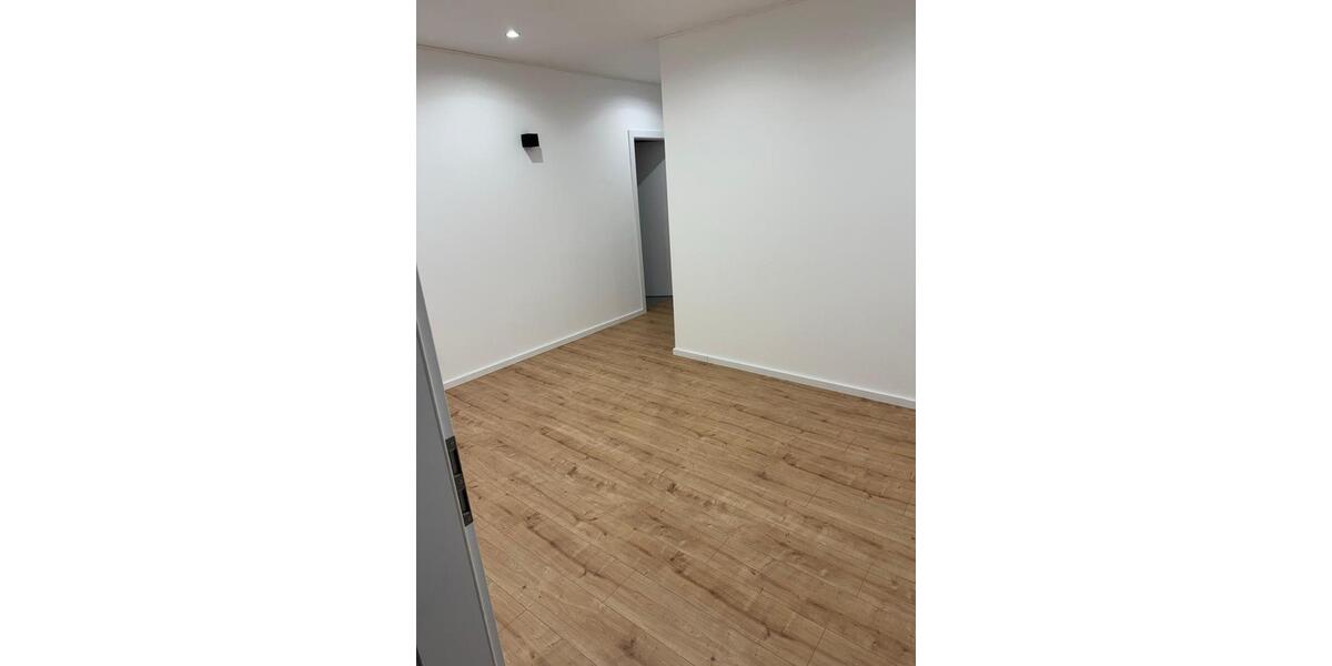 3-Zimmer Wohnung mit Loggia, 102 qm in Neuengeseke zu vermieten 3 zimmer