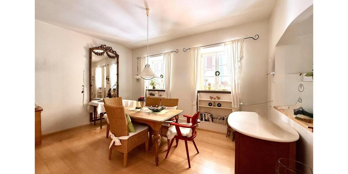 Etagenwohnung Staufen im Breisgau - 4 Zimmer, 121 m&sup2;, 1.600&euro; | Angebot:25907956