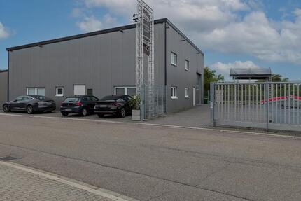 Moderne Industriehalle mit Büros und großem Außenbereich in Karlsdorf – Perfekt für Ihr Unternehmen! zimmer