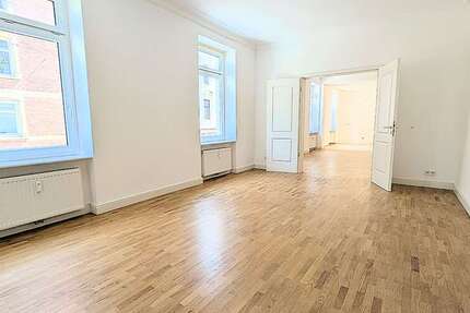 Wohnung Stuttgart Stuttgart-Mitte - 4 Zimmer, 122 m&sup2;, 1.995&euro; | Angebot:26965955