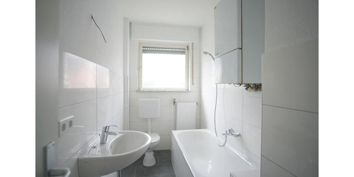 Deine neue Traumwohnung + Wir renovieren... Möbel rein FERTIG! 3 zimmer