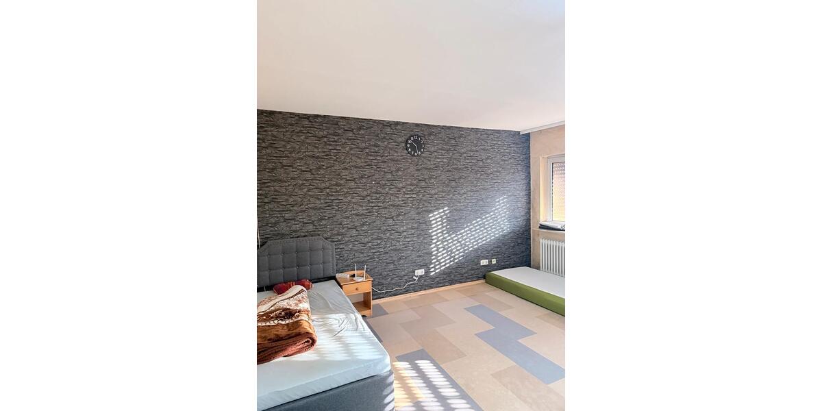 Etagenwohnung Schöneck - 2 Zimmer, 76 m&sup2;, 960&euro; | Angebot:25043535