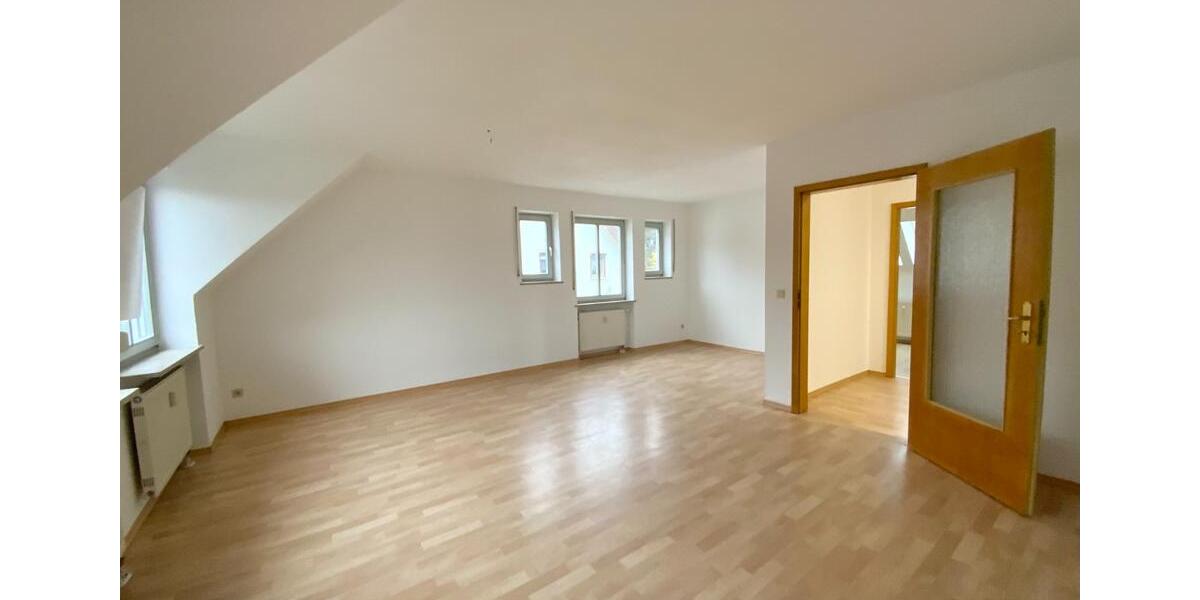 Dachgeschoßwohnung Meiningen - 3 Zimmer, 79 m&sup2;, 505&euro; | Angebot:24699829