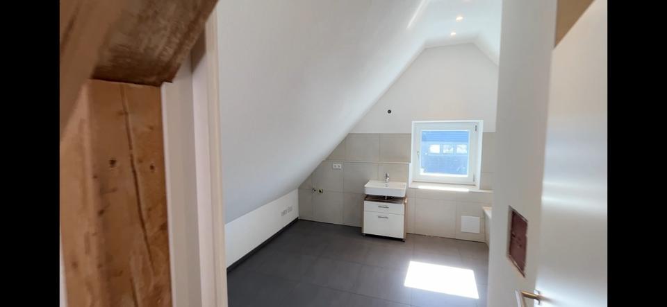 Dachgeschoßwohnung Donaueschingen - 2.5 Zimmer, 77 m&sup2;, 800&euro; | Angebot:26368818
