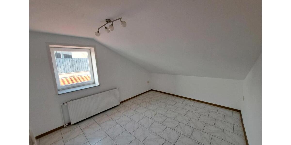 Etagenwohnung Söhlde - 2.5 Zimmer, 100 m&sup2;, 570&euro; | Angebot:25944736