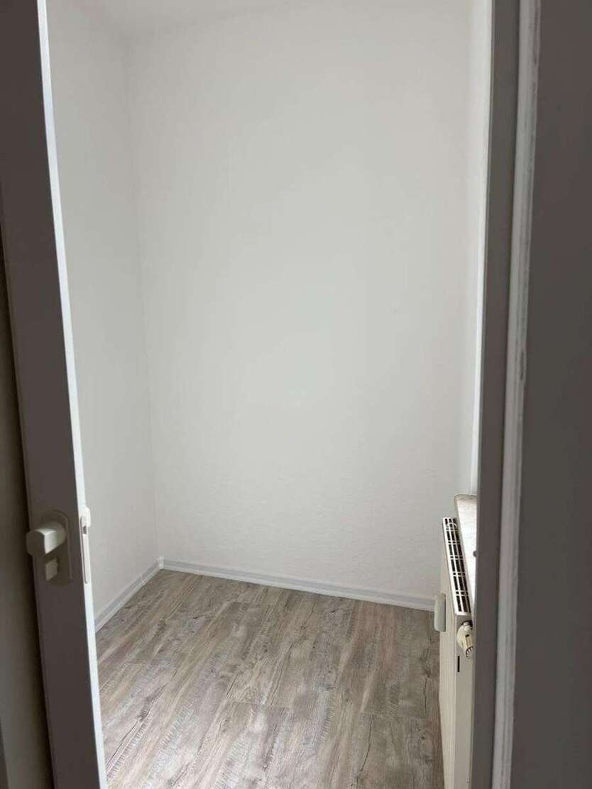 geräumige 3 Zi.-Wohnung inkl. Einbauküche in Pößnecker Stadtvilla 3 zimmer