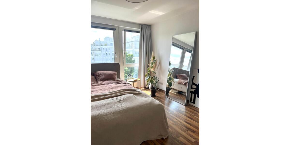 Wohnen auf Zeit Berlin Mitte - 1 Zimmer, 78 m&sup2;, 650&euro; | Angebot:25753839