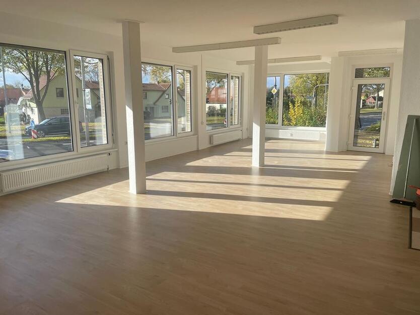 Schöner heller Gewerberaum zimmer