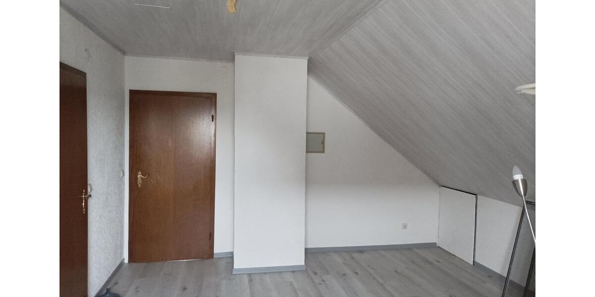 Dachgeschoßwohnung Riedstadt - 2 Zimmer, 50 m&sup2;, 550&euro; | Angebot:26278174
