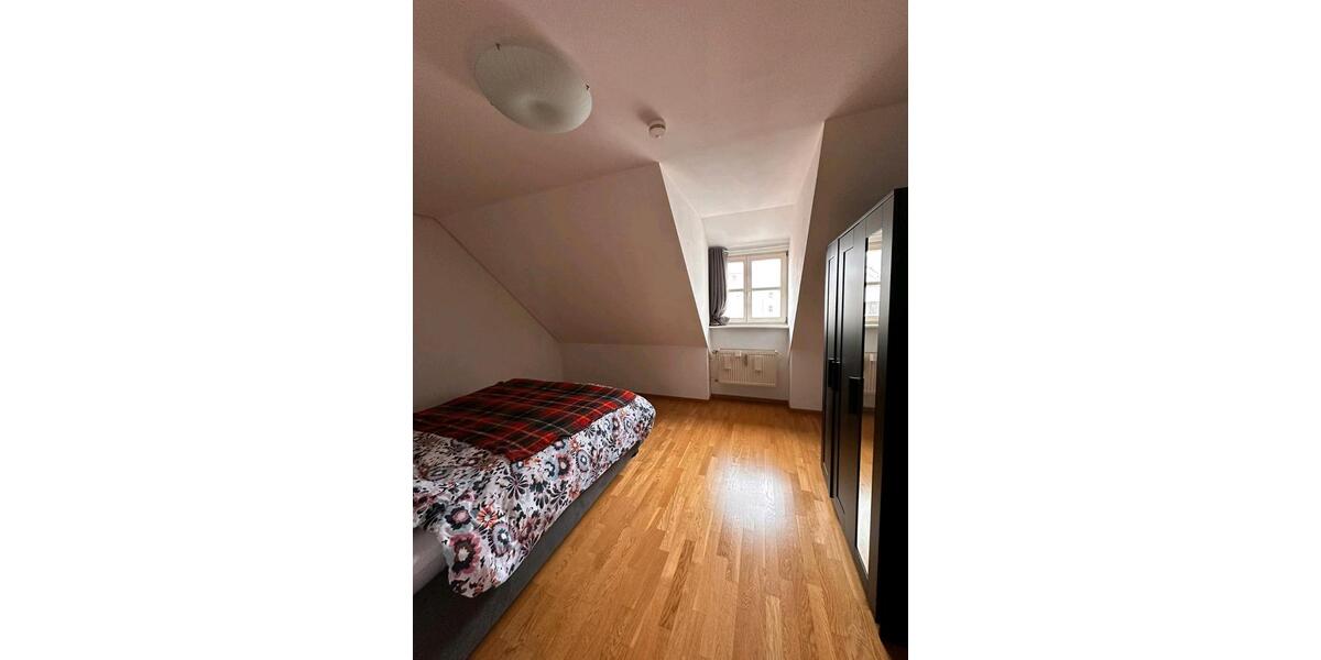 Dachgeschoßwohnung Regensburg Das Dörnberg - 1 Zimmer, 79 m&sup2;, 1.450&euro; | Angebot:24767940