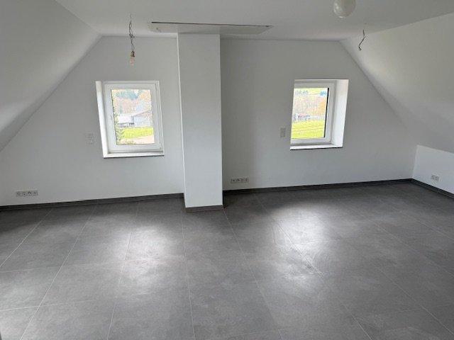 Dachgeschoßwohnung Dahlem - 1 Zimmer, 34 m&sup2;, 300&euro; | Angebot:26253427