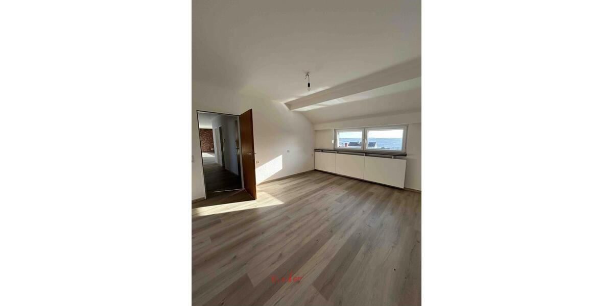 Dachgeschoßwohnung Bochum Bochum-Südwest - 4 Zimmer, 102 m&sup2;, 1.020&euro; | Angebot:24742539
