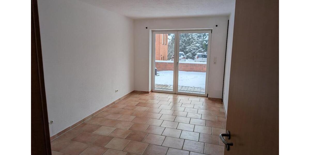 Erdgeschoßwohnung Bad Salzdetfurth - 2 Zimmer, 108 m&sup2;, 690&euro; | Angebot:25044376