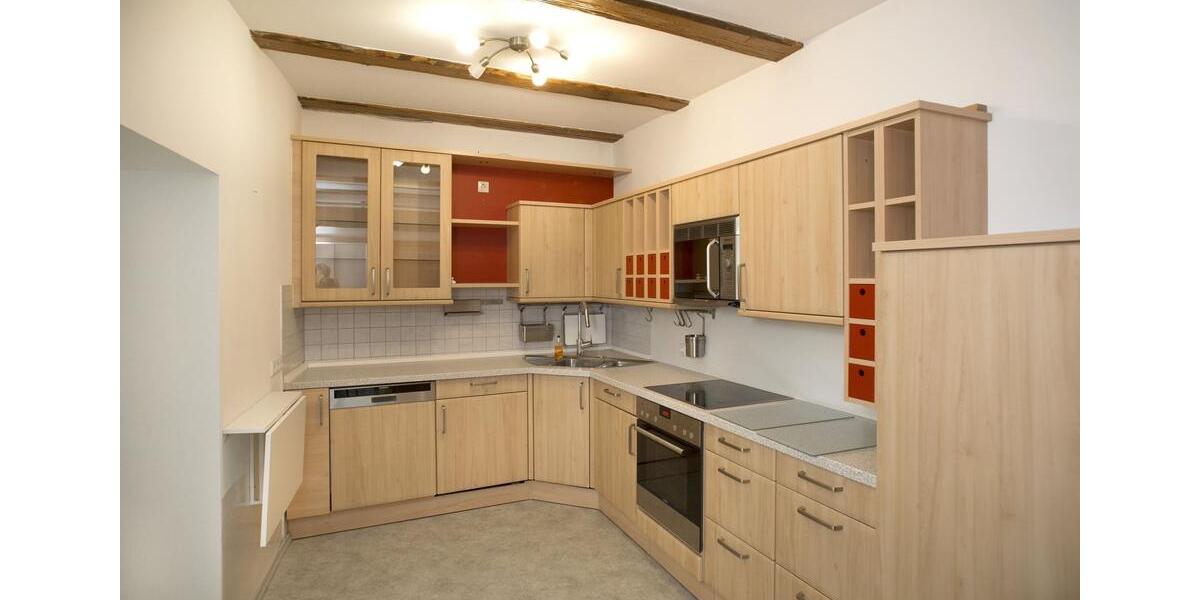 Dachgeschoßwohnung Hof Altstadt - 3 Zimmer, 100 m&sup2;, 650&euro; | Angebot:24570141