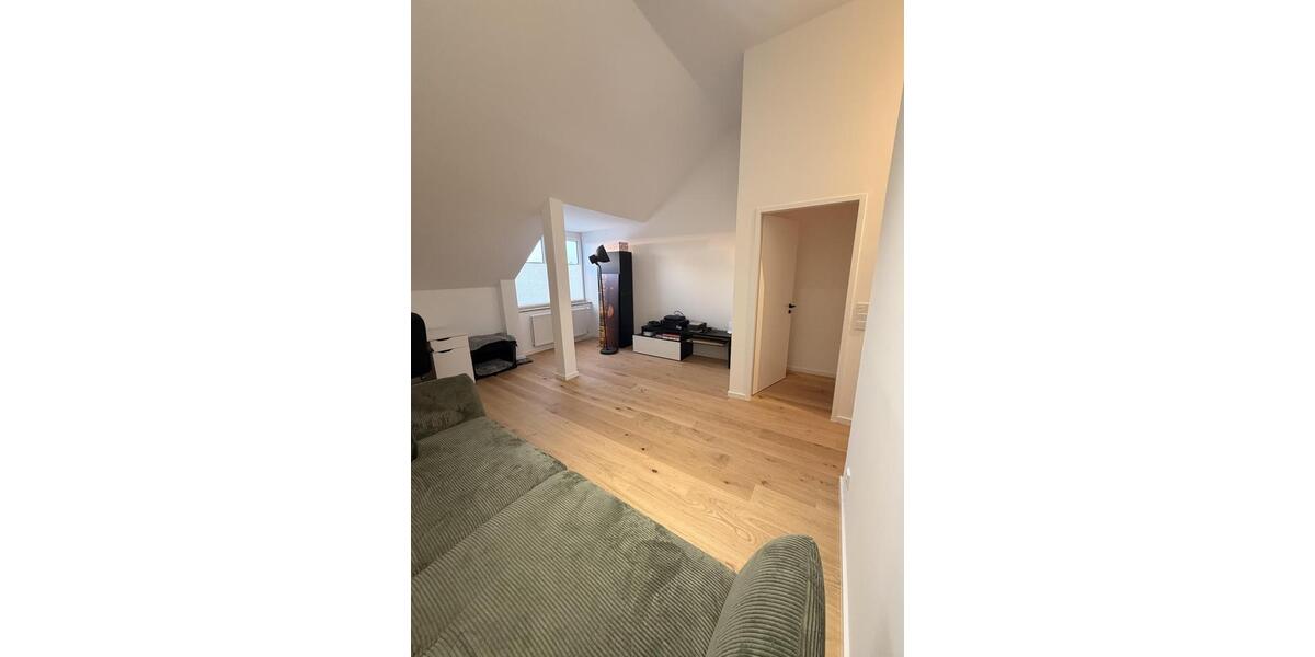 Reihenhaus München Bogenhausen - 7 Zimmer, 130 m&sup2;, 3.690&euro; | Angebot:25844361