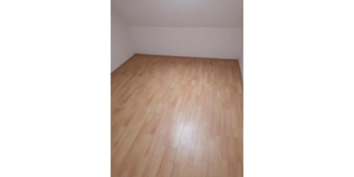 Dachgeschoßwohnung Pirmasens - 2 Zimmer, 49 m&sup2;, 261&euro; | Angebot:26566720