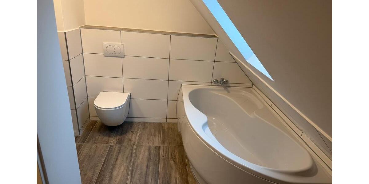 Dachgeschoßwohnung Uelzen - 2 Zimmer, 70 m&sup2;, 700&euro; | Angebot:26255717