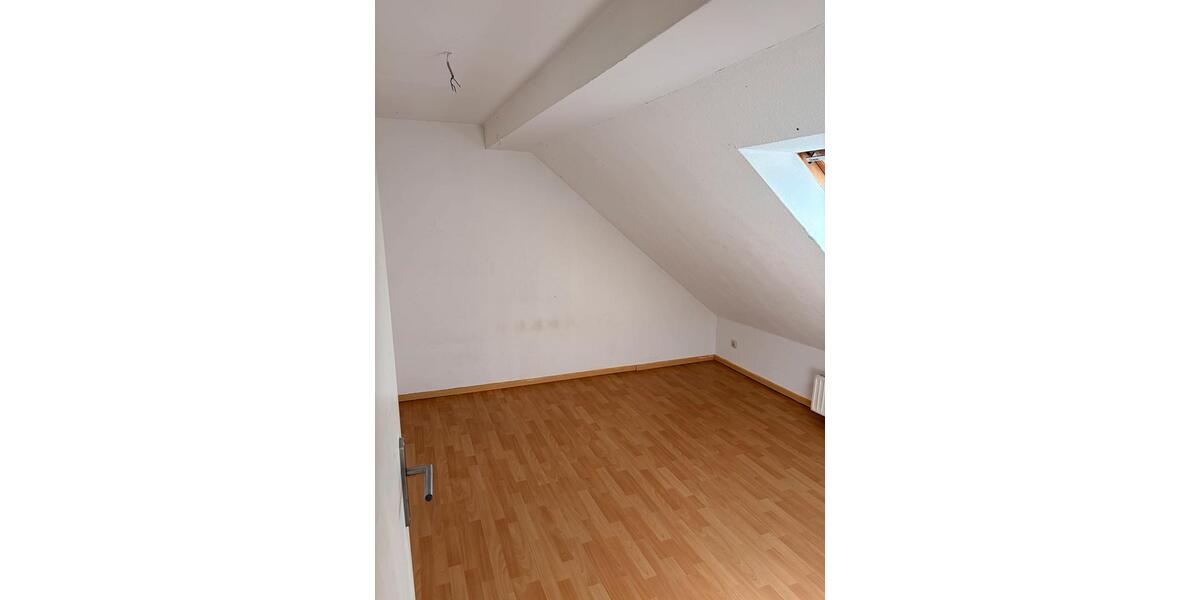 Dachgeschoßwohnung Sachsenhagen - 5 Zimmer, 103 m&sup2;, 630&euro; | Angebot:26018151