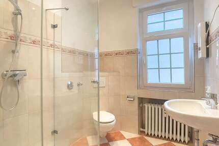 Wohnung Krefeld Krefeld-Mitte - 4 Zimmer, 110 m&sup2;, 1.050&euro; | Angebot:24337670