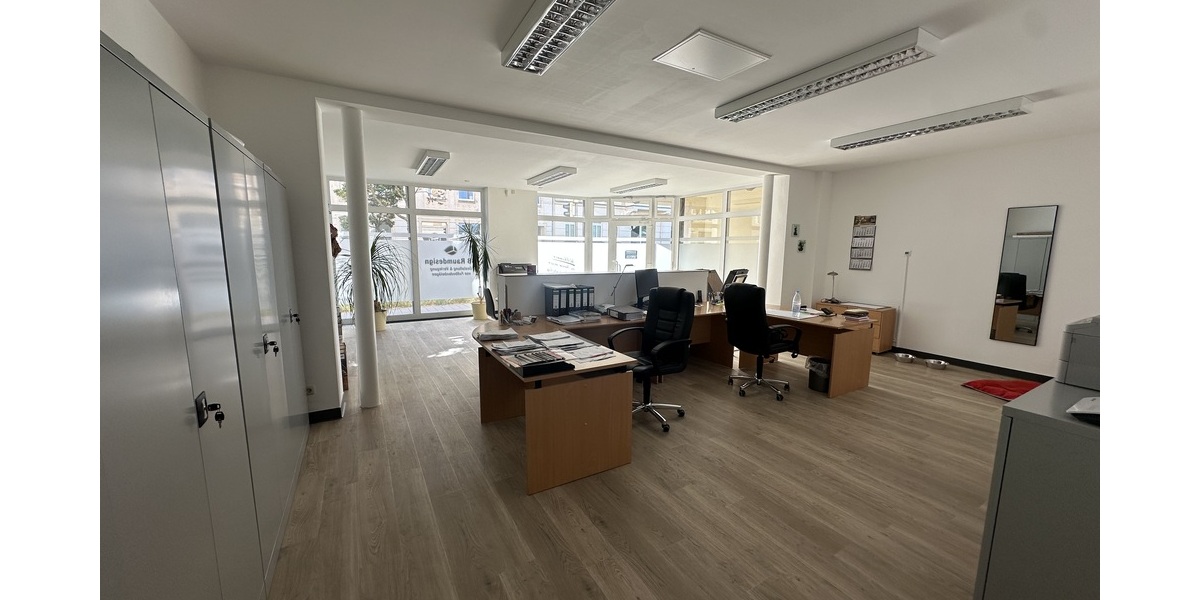 Tolle Gewerbefläche mit barrierefreiem Zugang, Fußbodenheizung und Stellplätzen in gut frequentierter Lage von Gera! - Gewerbeobjekt Gera Ostviertel | Angebot:26963108