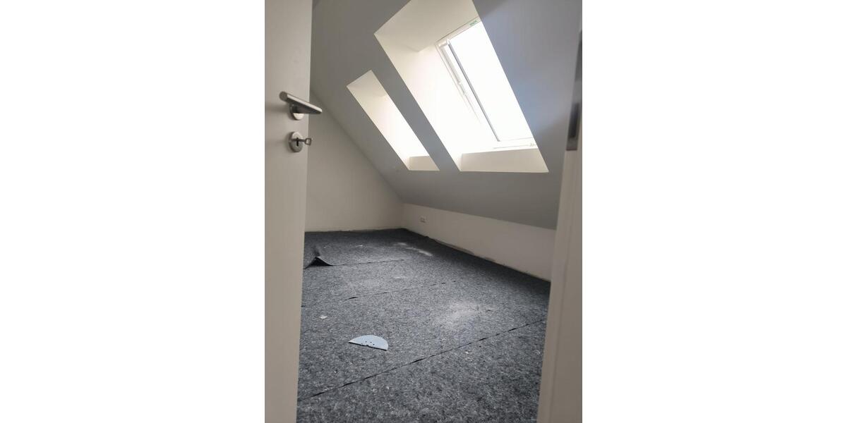 Dachgeschoßwohnung Woltersdorf - 4 Zimmer, 102 m&sup2;, 878&euro; | Angebot:25791750