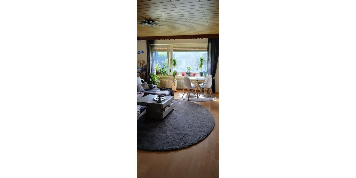 Etagenwohnung Tettau - 4 Zimmer, 117 m&sup2;, 650&euro; | Angebot:26422245