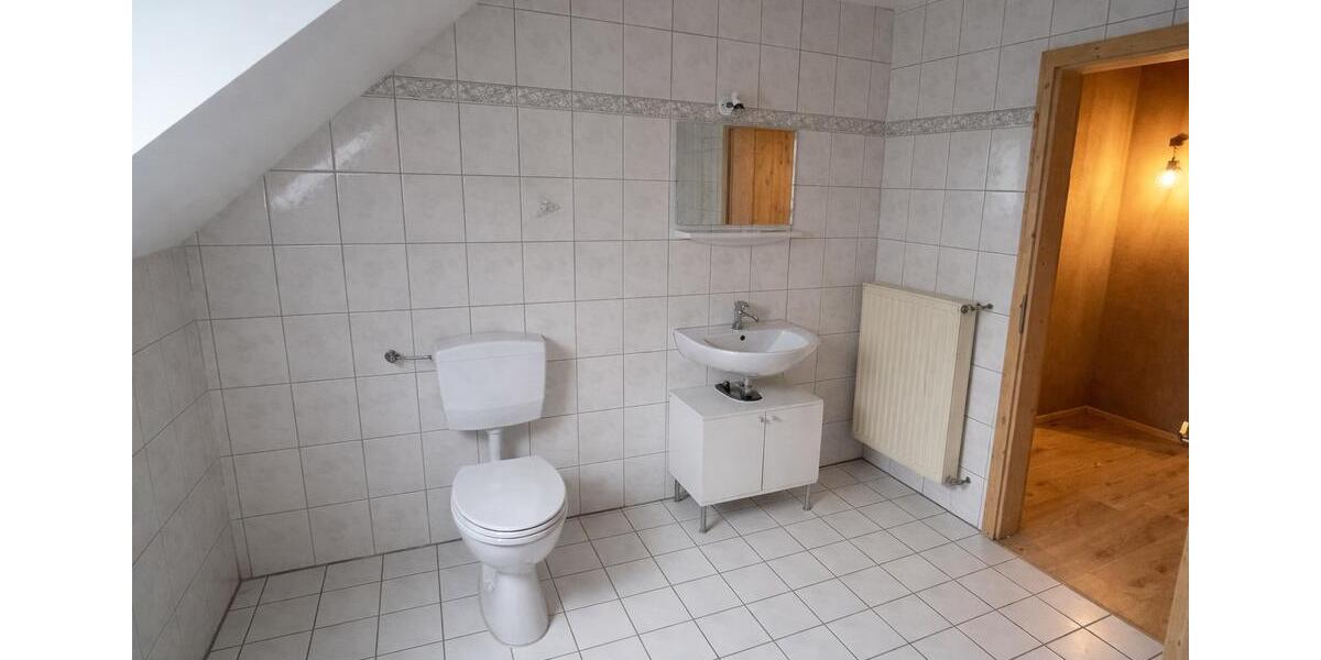 Dachgeschoßwohnung Albisheim (Pfrimm) - 3 Zimmer, 92 m&sup2;, 1.000&euro; | Angebot:26420105