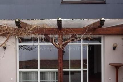 Vielseitige Gewerberäume für Büro, Praxis und Wohnen mit Terrasse und Garten zimmer