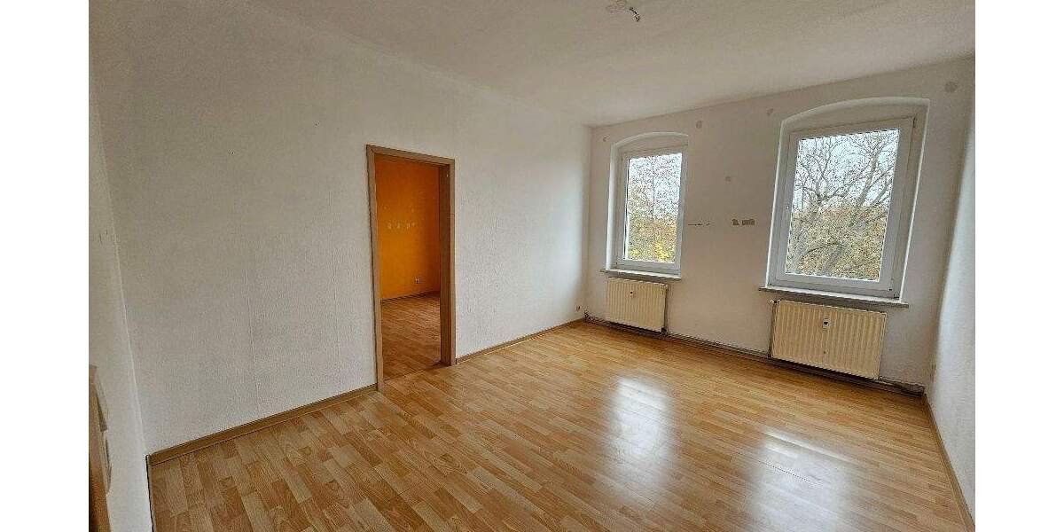 Etagenwohnung Altenburg - 4 Zimmer, 104 m&sup2;, 400&euro; | Angebot:24990105