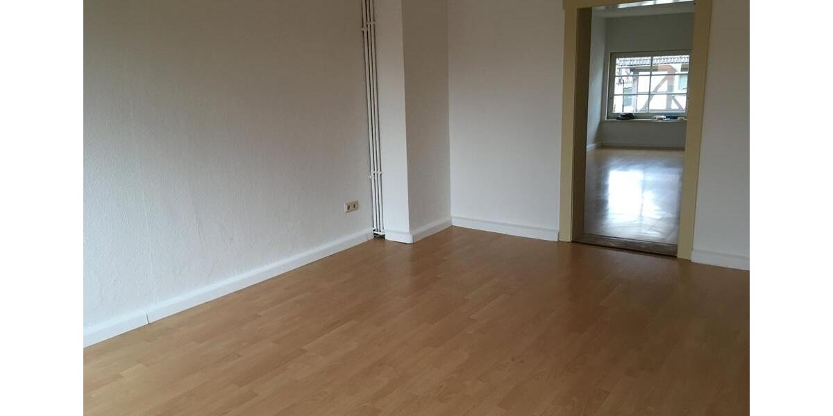Etagenwohnung Stadtoldendorf - 3 Zimmer, 100 m&sup2;, 600&euro; | Angebot:25719885