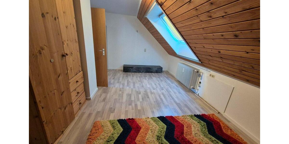 2 Zi-DG Wohnung + Garage + Balkon 2 zimmer